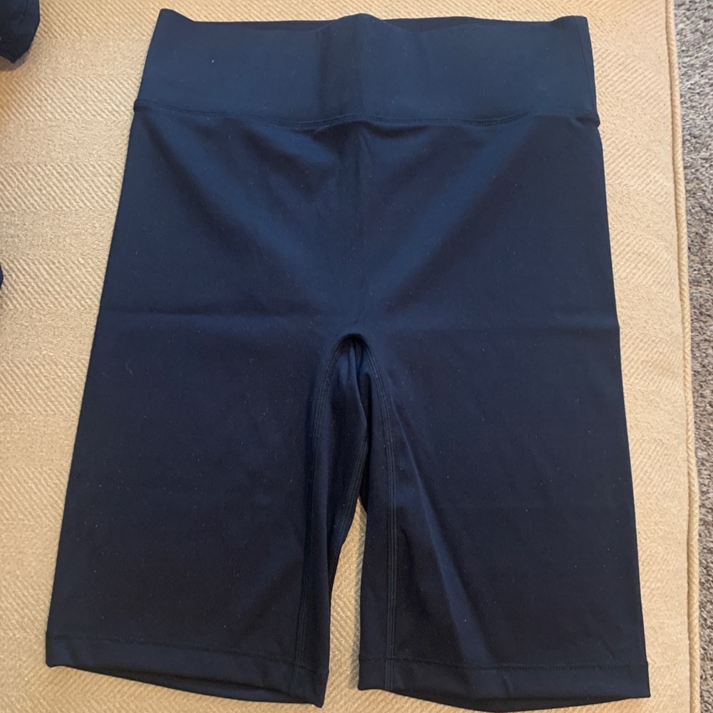 Bandier All Access Center Stage Biker Shirt 9in